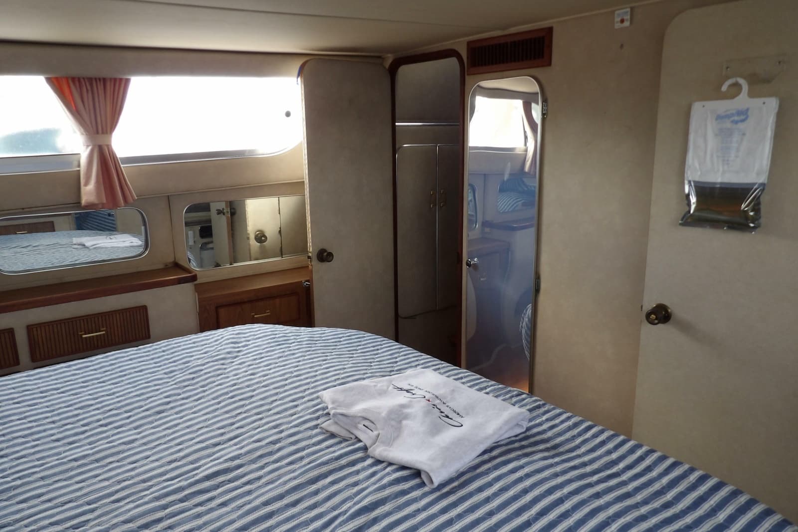 1984 Chris-Craft 381 Catalina - Photo 33