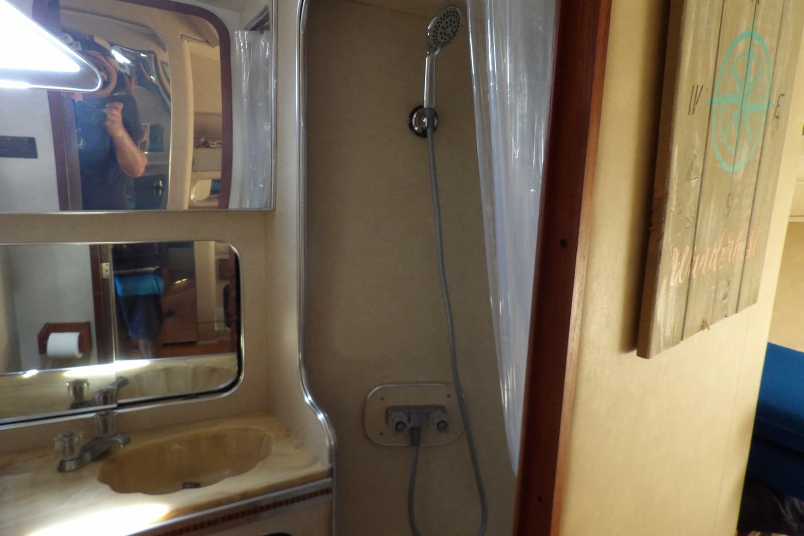 1984 Chris-Craft 381 Catalina - Photo 36