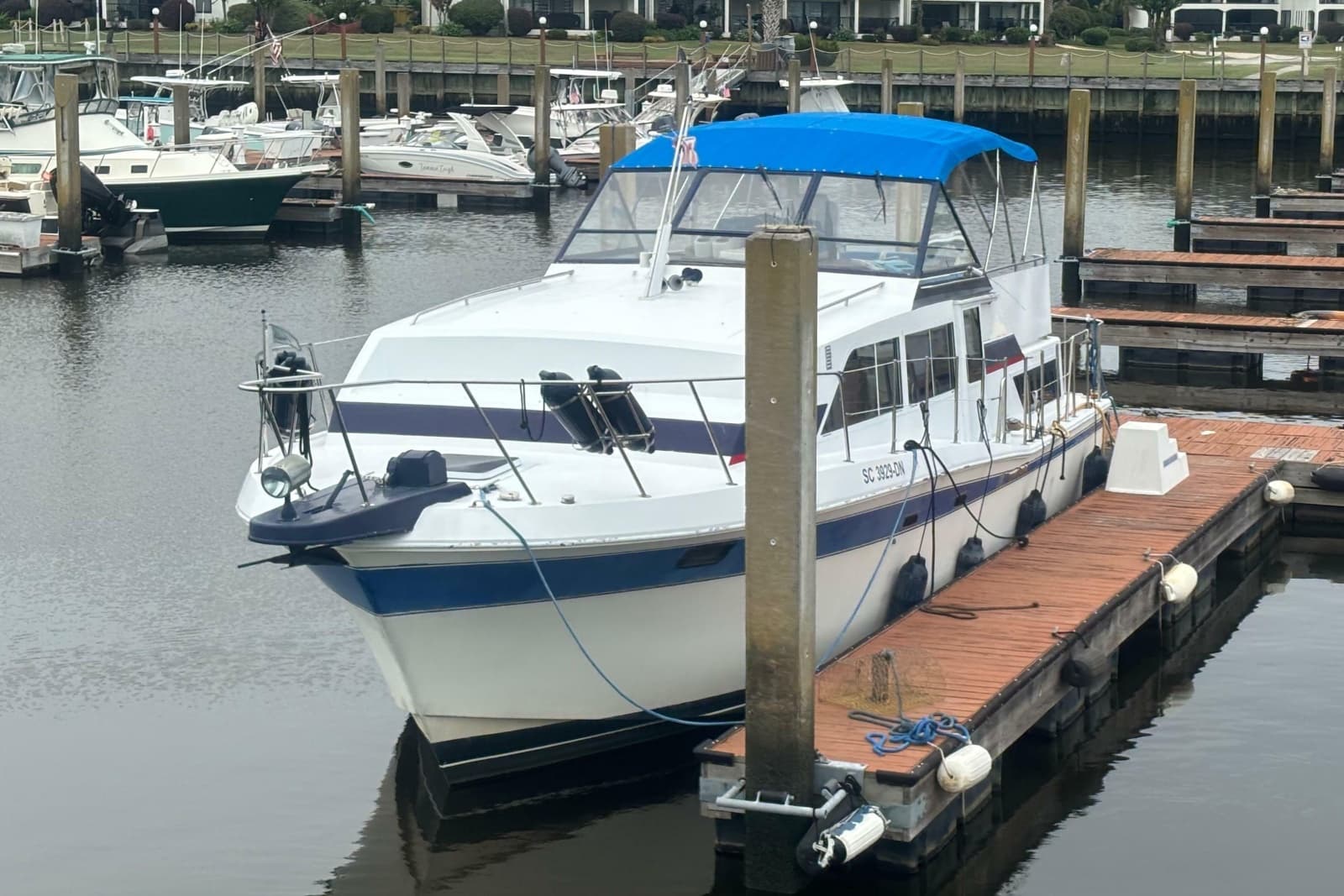 1984 Chris-Craft 381 Catalina - Photo 2