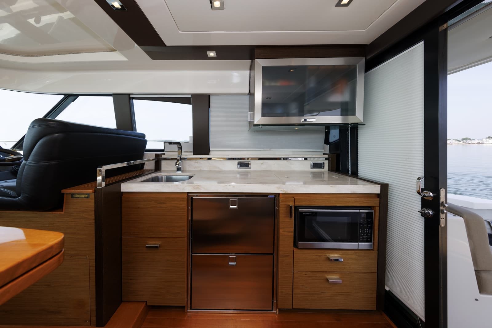 2016 Tiara Yachts 44 Coupe - Photo 3
