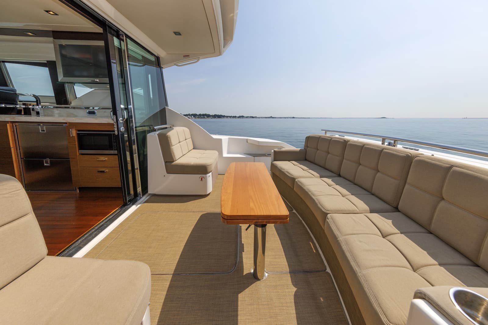 2016 Tiara Yachts 44 Coupe - Photo 17