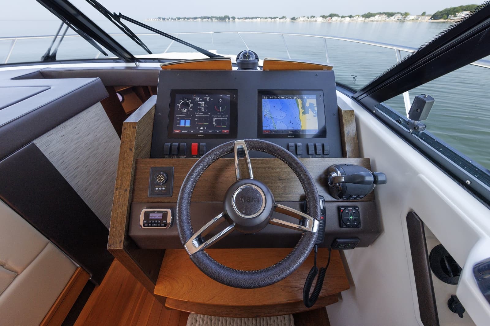 2016 Tiara Yachts 44 Coupe - Photo 12