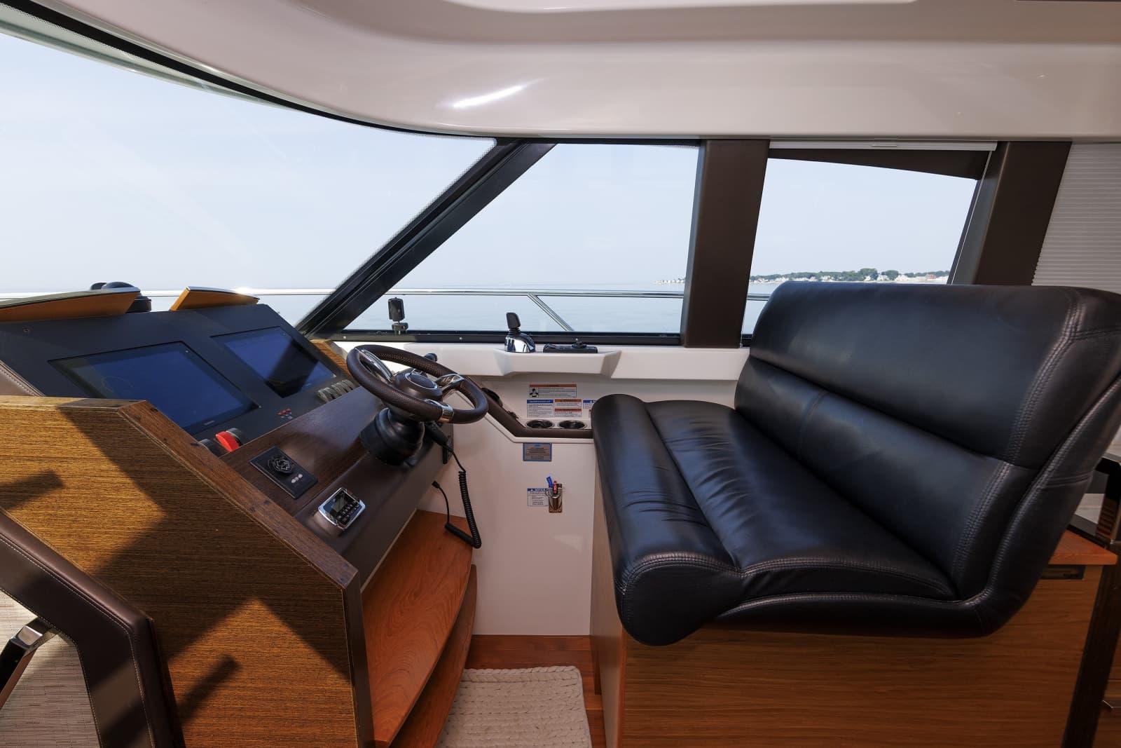 2016 Tiara Yachts 44 Coupe - Photo 13