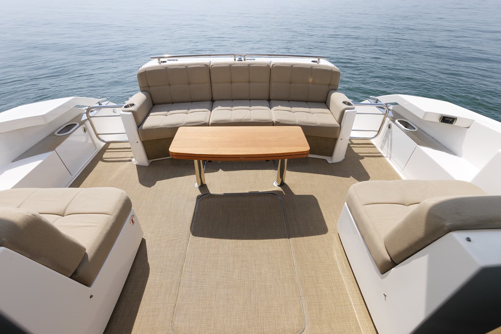 2016 Tiara Yachts 44 Coupe - Photo 15