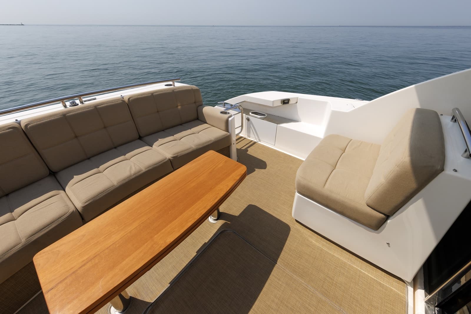 2016 Tiara Yachts 44 Coupe - Photo 16