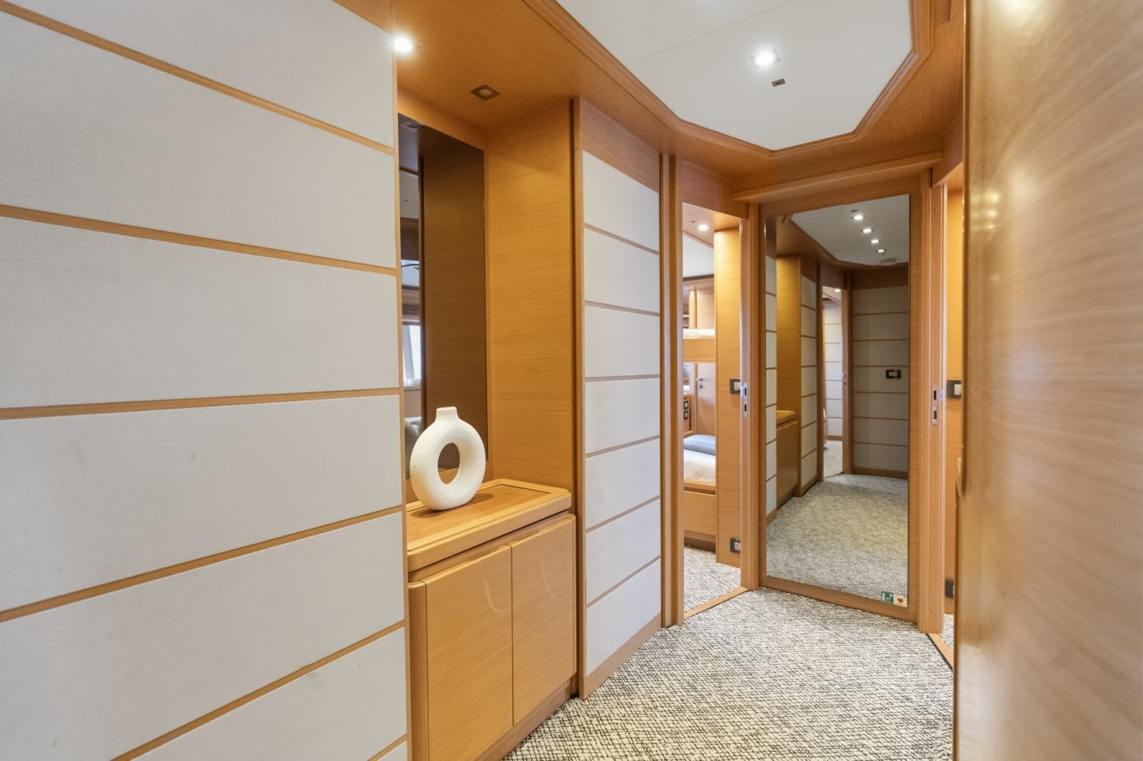 2011 Ferretti Yachts Custom Line - Photo 33