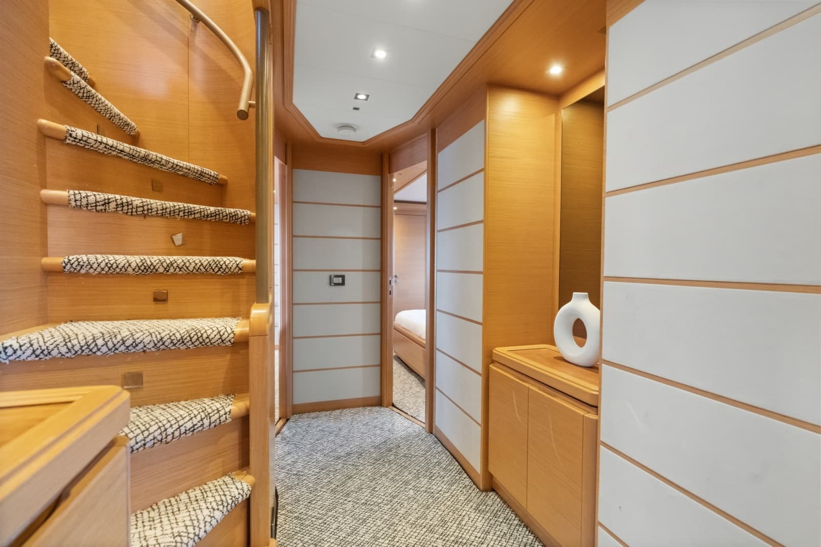 2011 Ferretti Yachts Custom Line - Photo 32