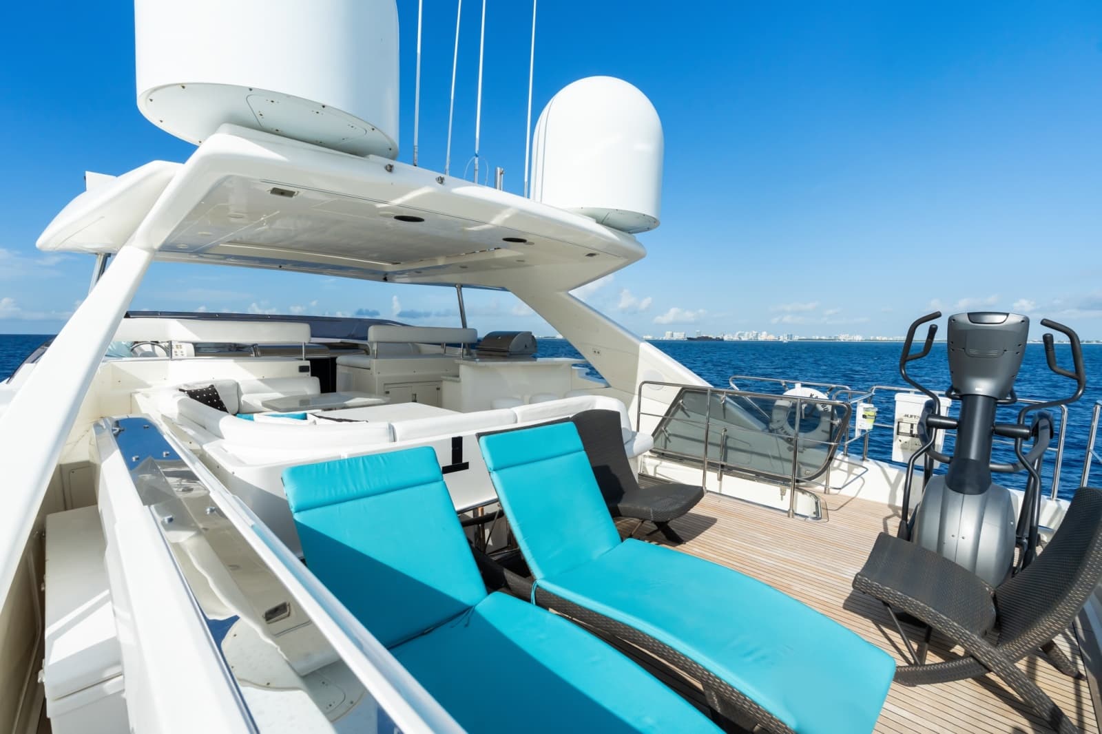 2011 Ferretti Yachts Custom Line - Photo 46