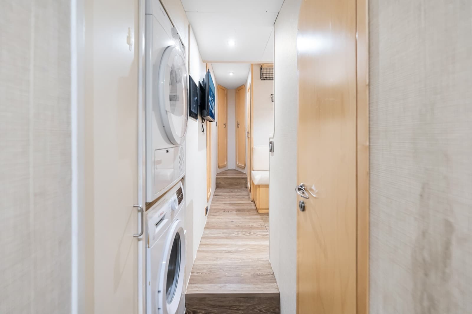 2011 Ferretti Yachts Custom Line - Photo 43