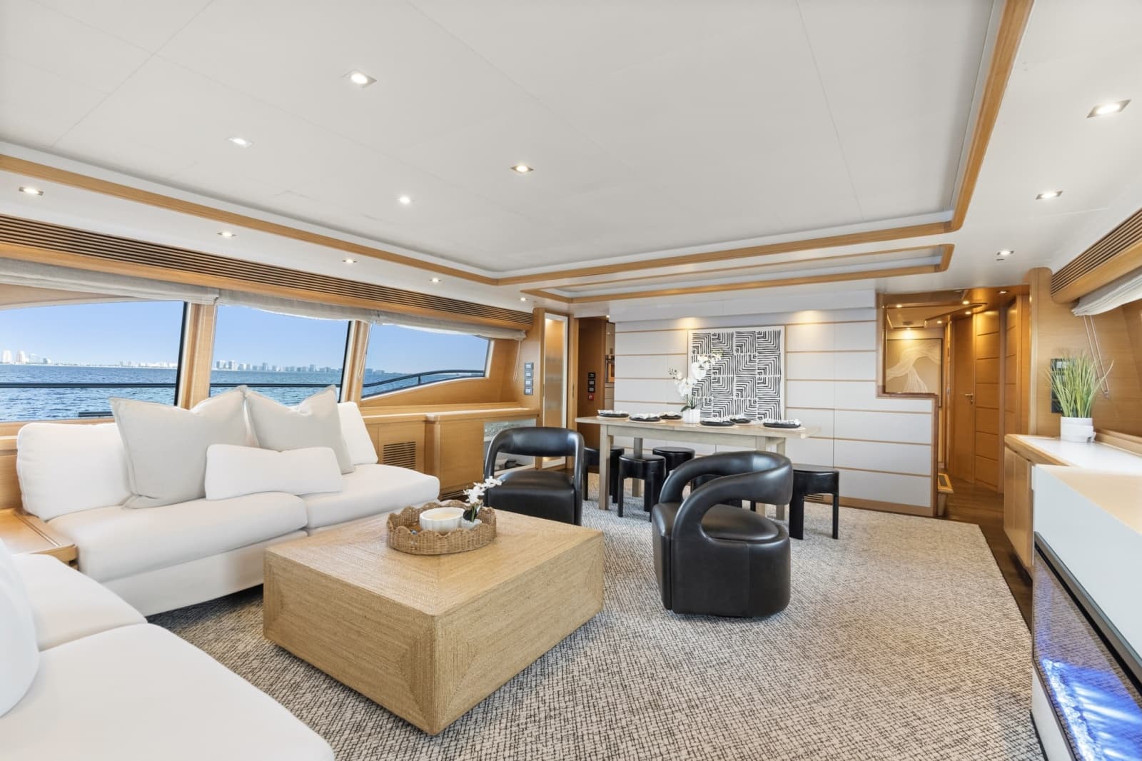 2011 Ferretti Yachts Custom Line - Photo 12