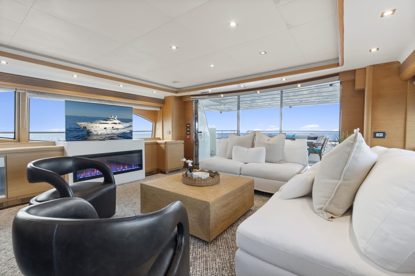 2011 Ferretti Yachts Custom Line - Photo 14