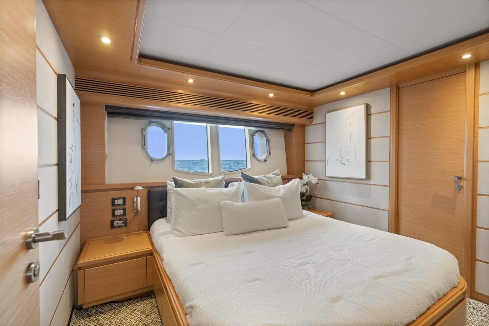 2011 Ferretti Yachts Custom Line - Photo 34
