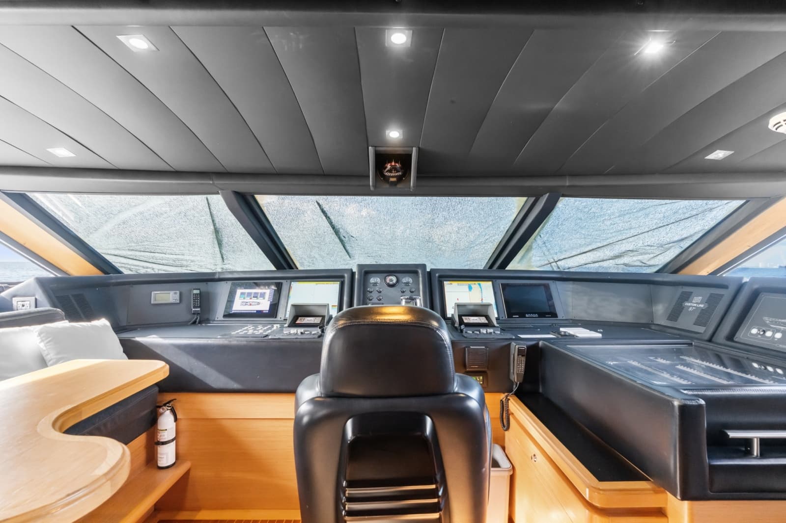 2011 Ferretti Yachts Custom Line - Photo 18