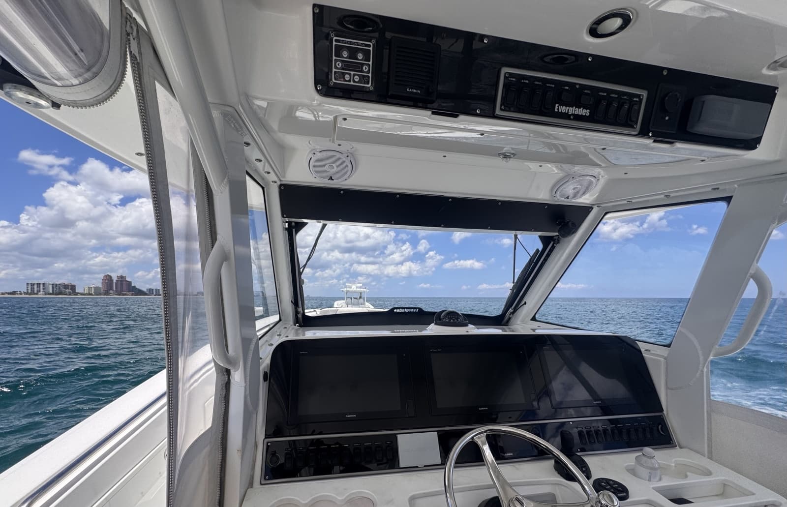 2016 Everglades 435 CC - Photo 5