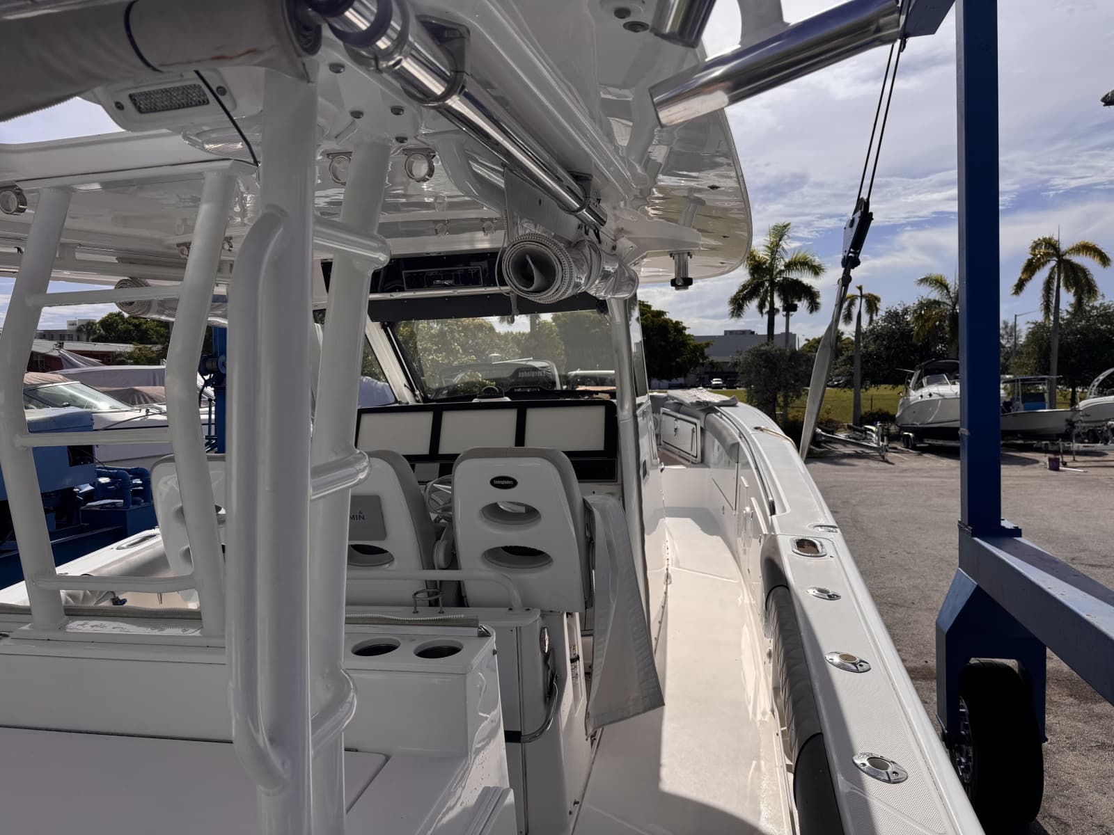 2016 Everglades 435 CC - Photo 11
