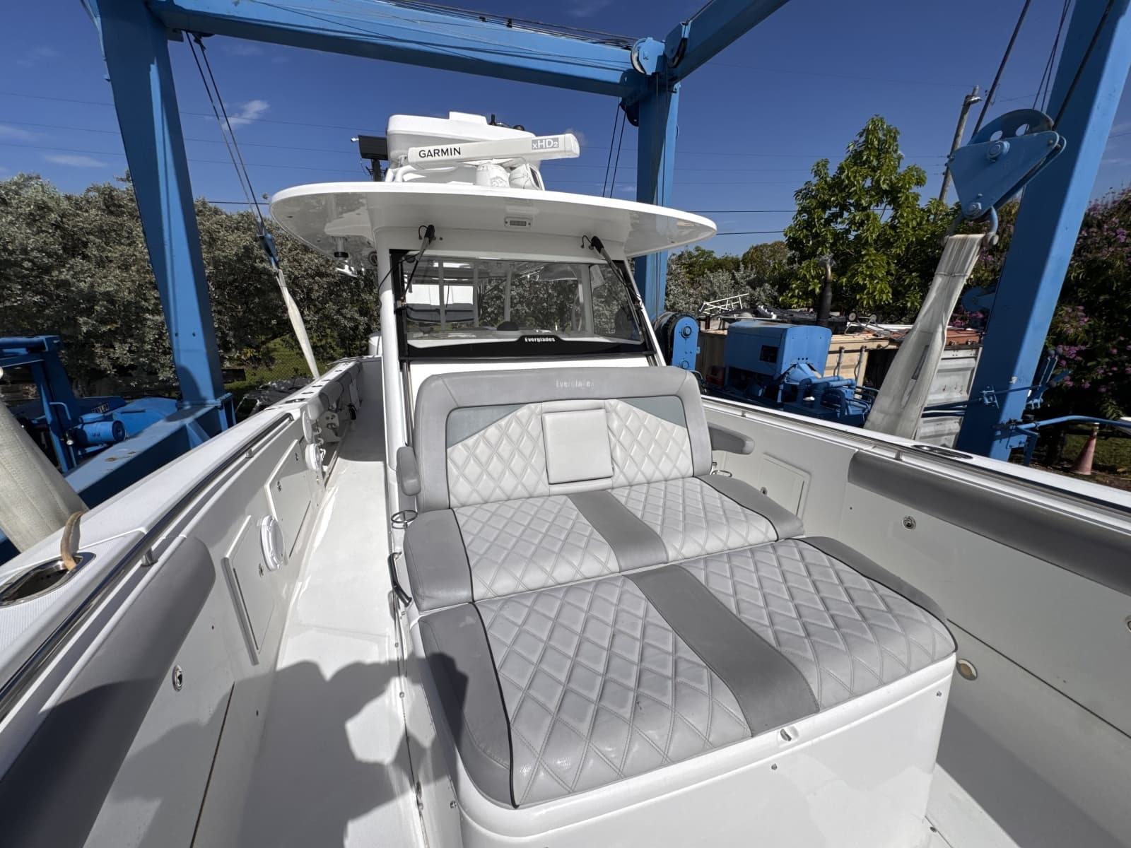 2016 Everglades 435 CC - Photo 18