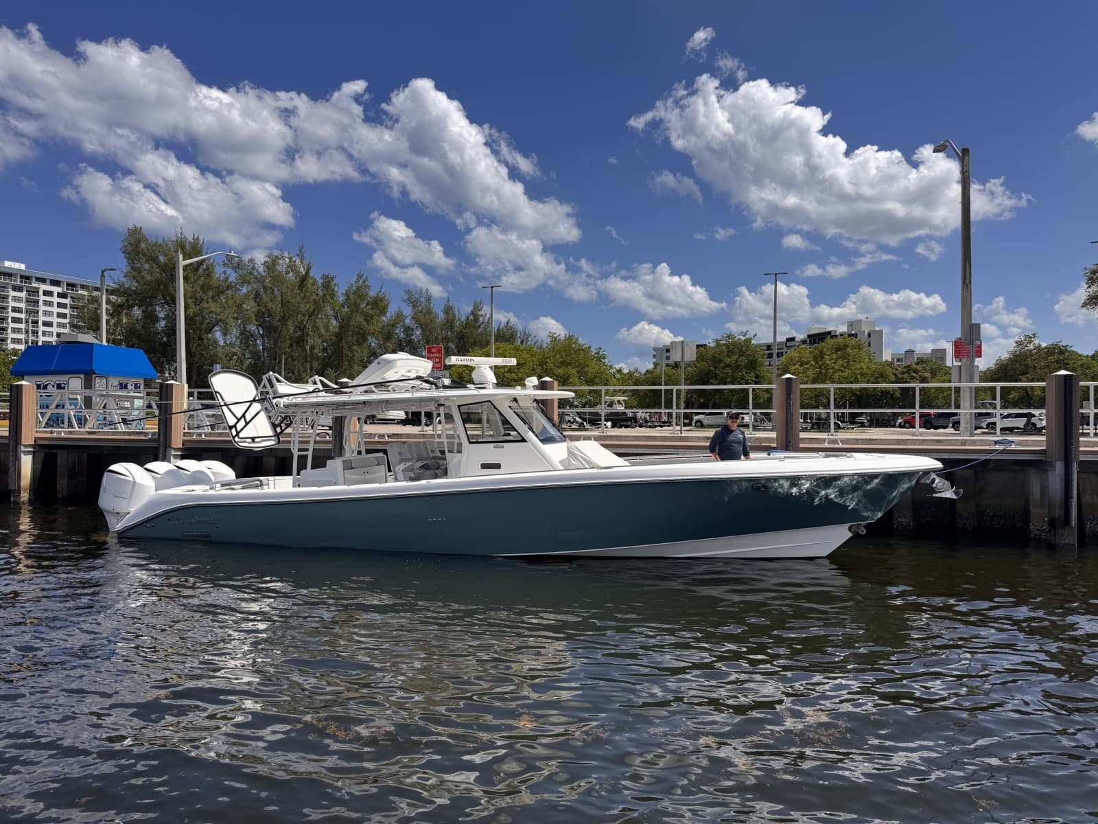 2016 Everglades 435 CC - Photo 3