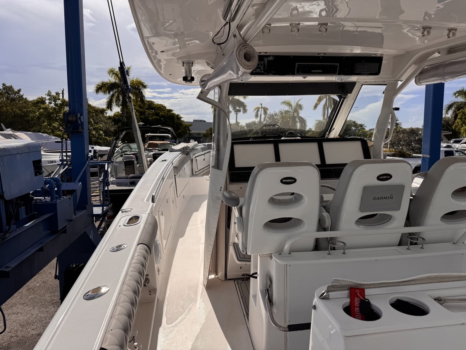 2016 Everglades 435 CC - Photo 9