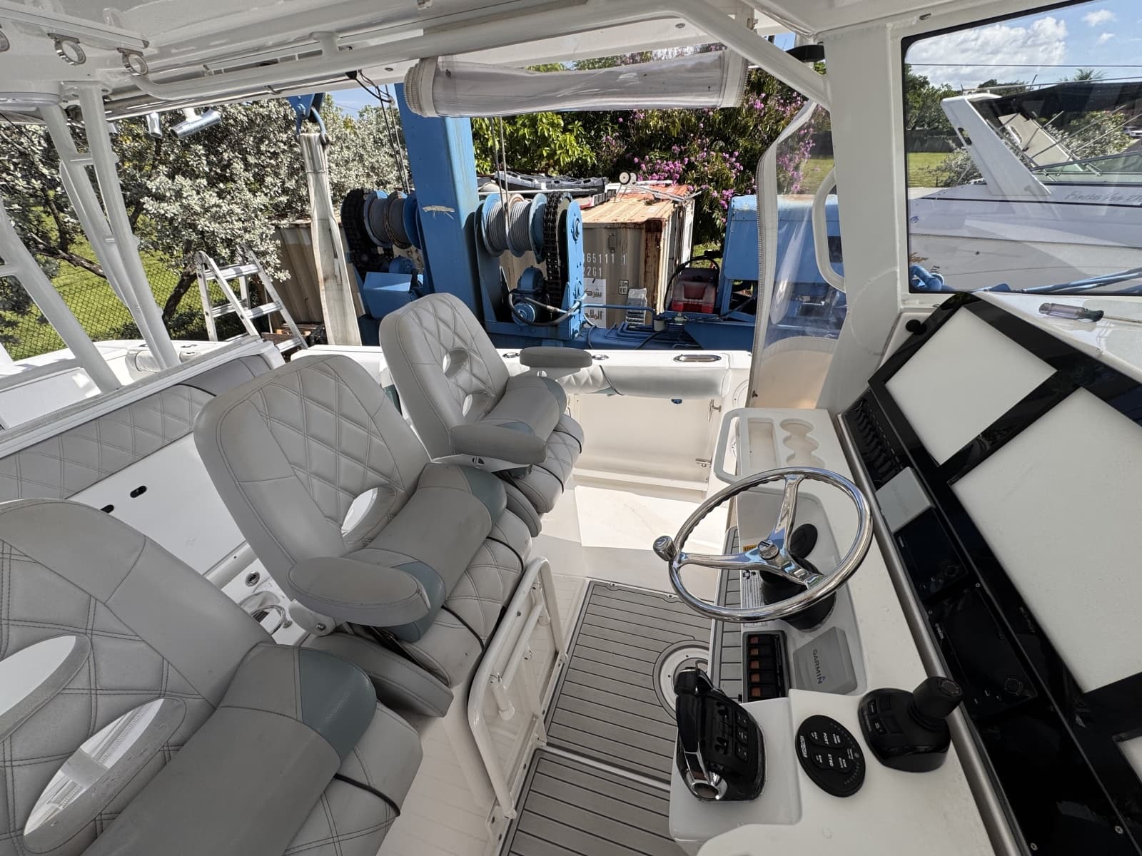 2016 Everglades 435 CC - Photo 14