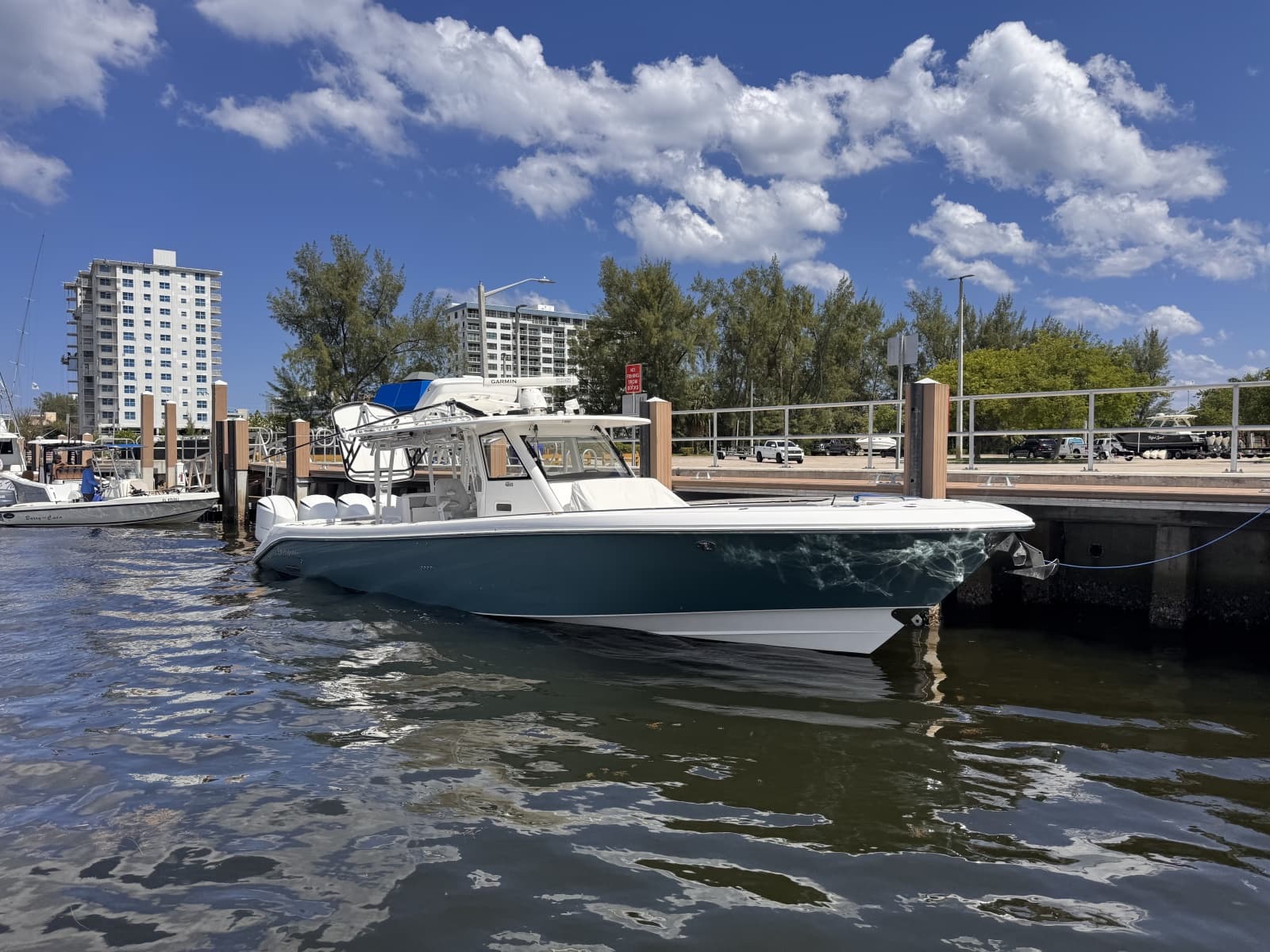 2016 Everglades 435 CC - Photo 2
