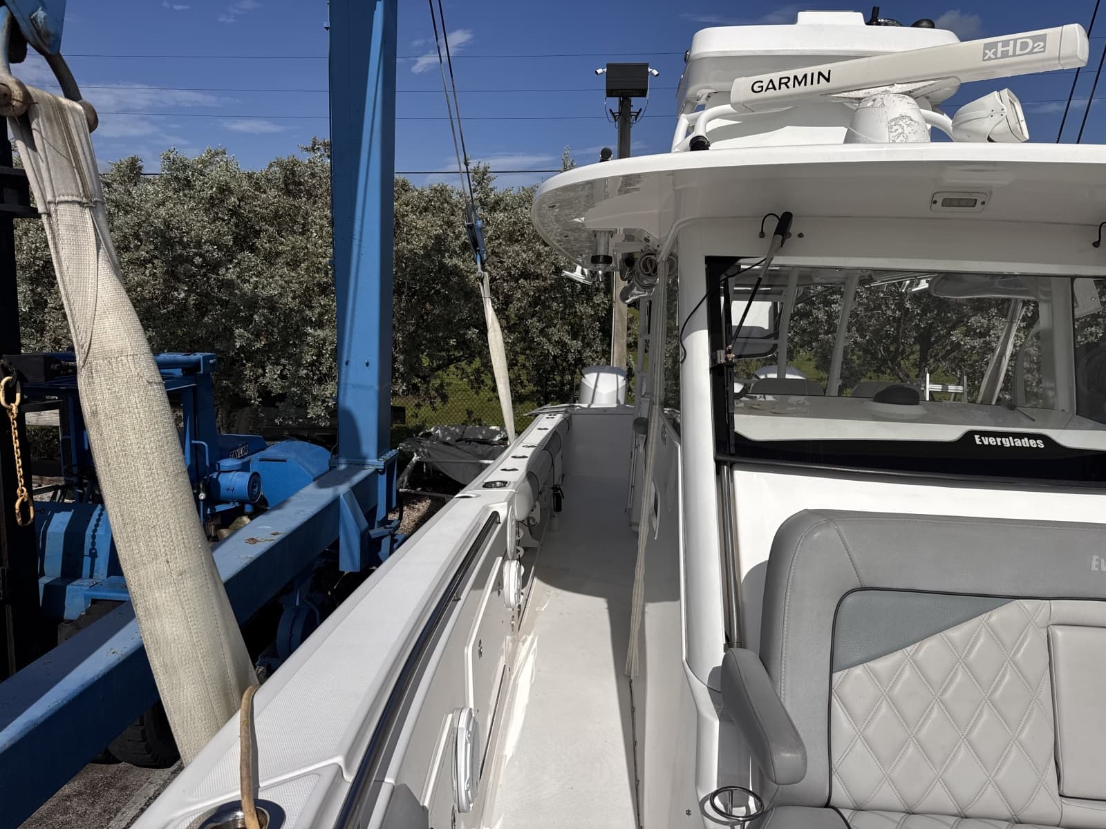 2016 Everglades 435 CC - Photo 19