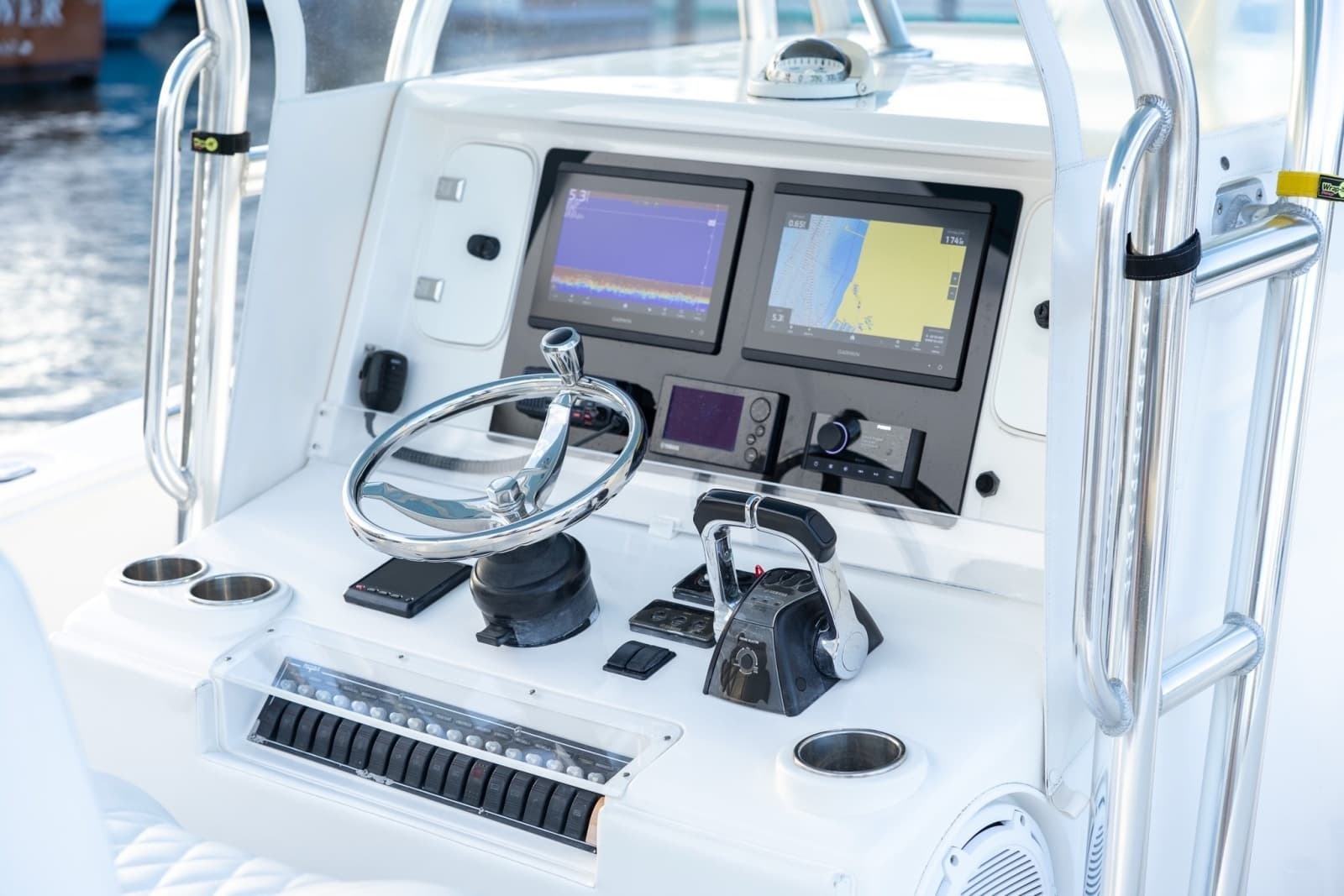 2015 Invincible Center Console - Photo 2