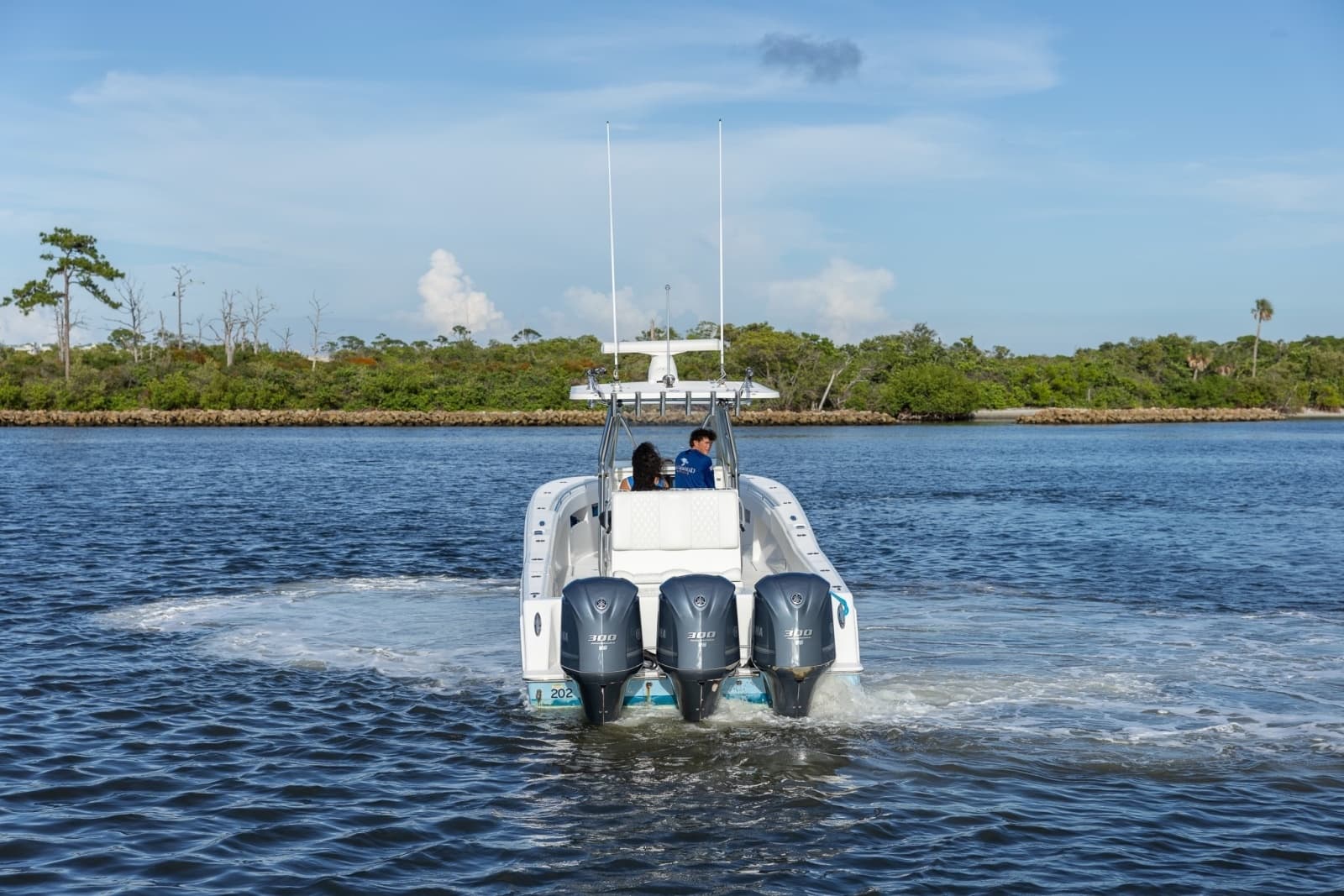 2015 Invincible Center Console - Photo 11