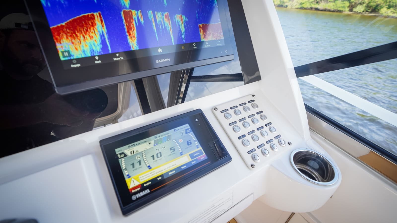 2019 Intrepid 475 Sport Yacht - Photo 22