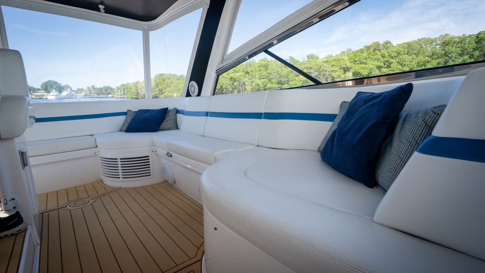 2019 Intrepid 475 Sport Yacht - Photo 15