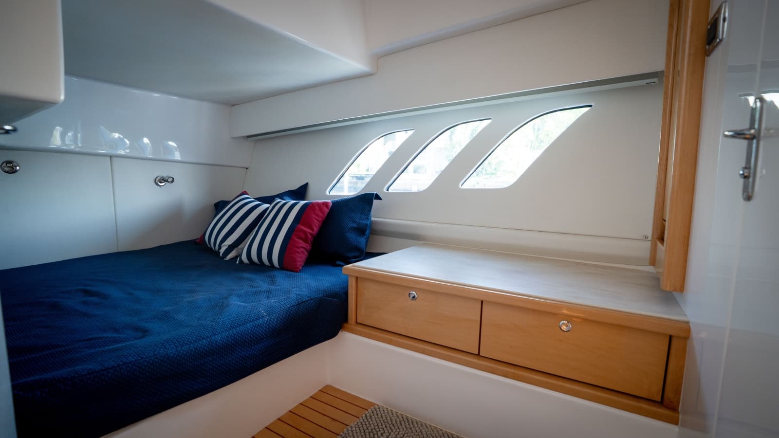 2019 Intrepid 475 Sport Yacht - Photo 28