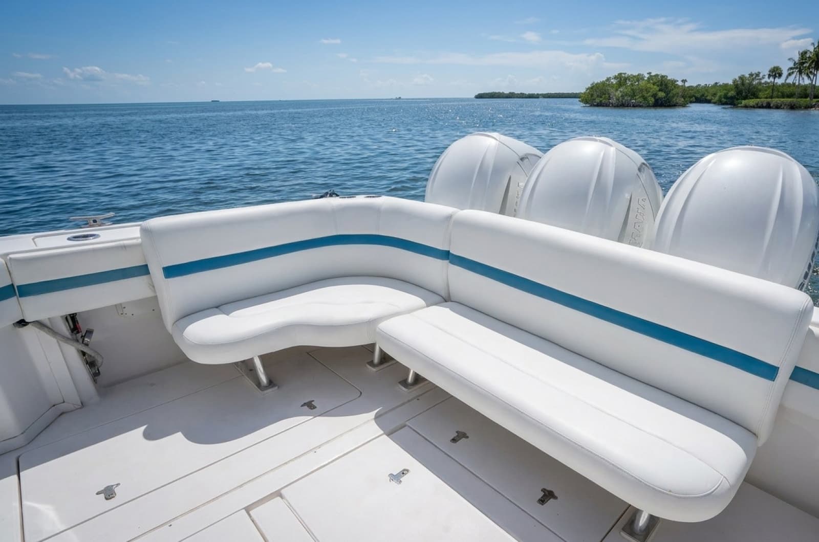 2019 Intrepid 475 Sport Yacht - Photo 9