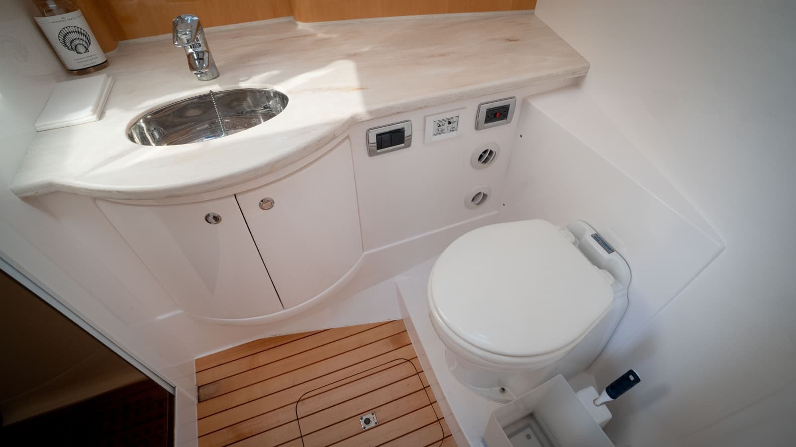 2019 Intrepid 475 Sport Yacht - Photo 27