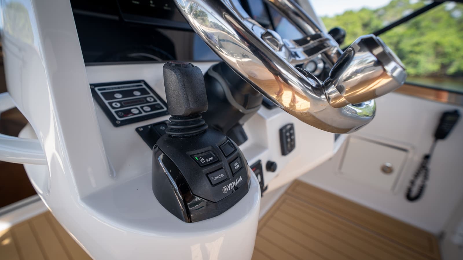 2019 Intrepid 475 Sport Yacht - Photo 17