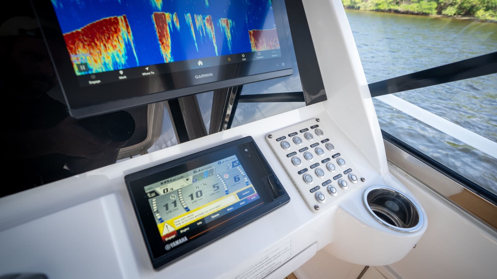 2019 Intrepid 475 Sport Yacht - Photo 19