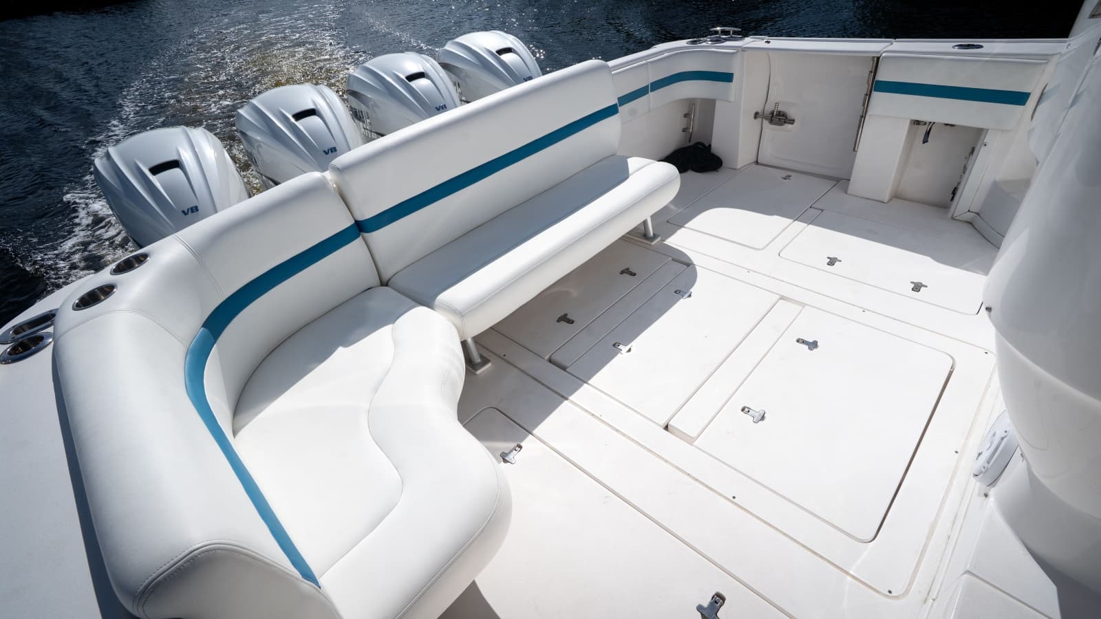 2019 Intrepid 475 Sport Yacht - Photo 8