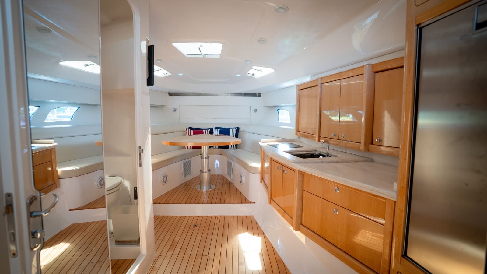 2019 Intrepid 475 Sport Yacht - Photo 21