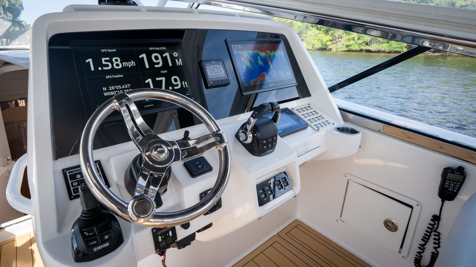 2019 Intrepid 475 Sport Yacht - Photo 18