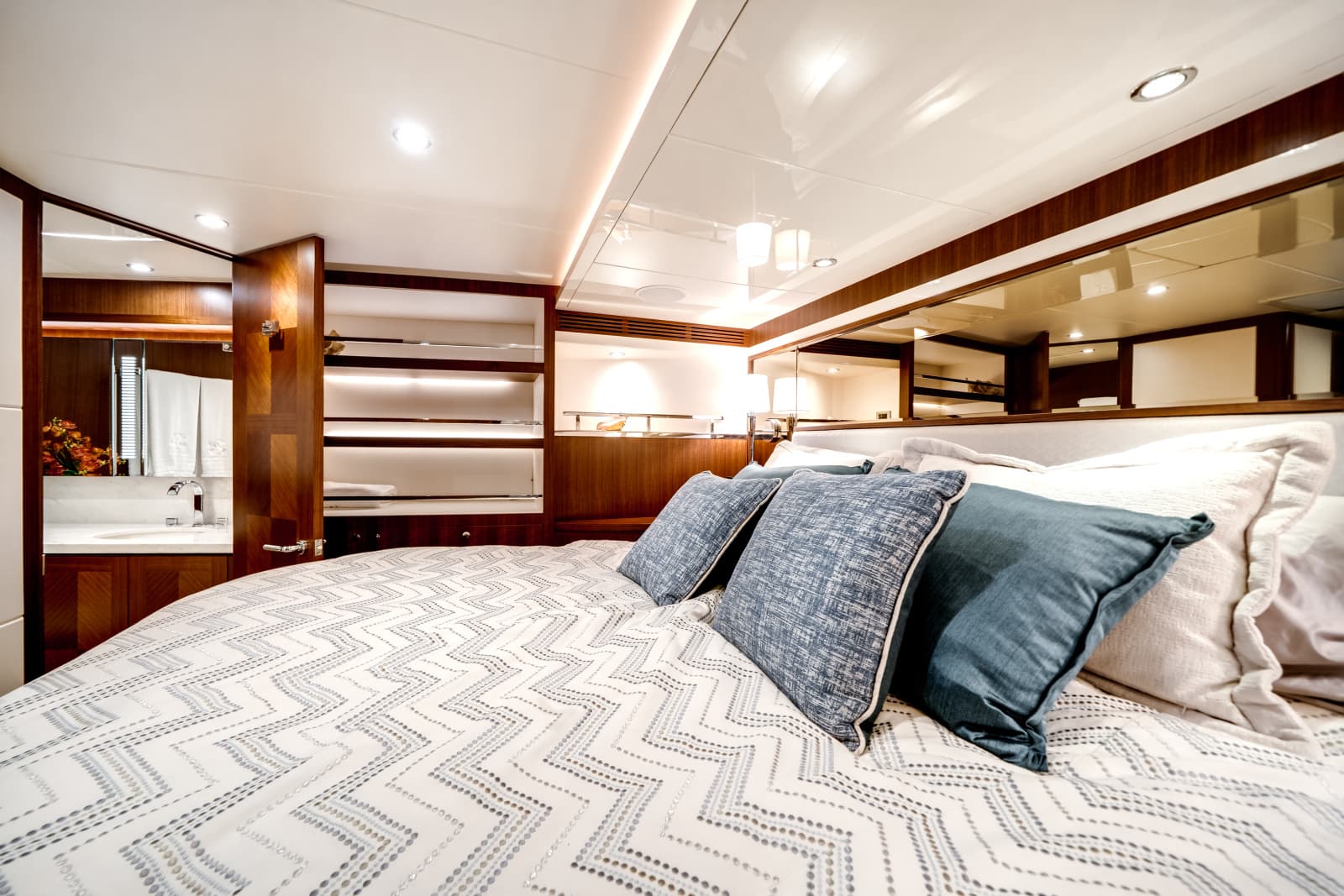 2018 Ocean Alexander 100 MY - Photo 59