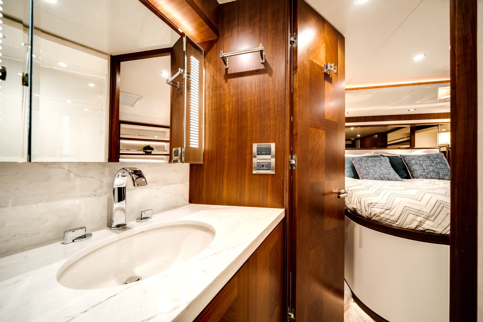 2018 Ocean Alexander 100 MY - Photo 64