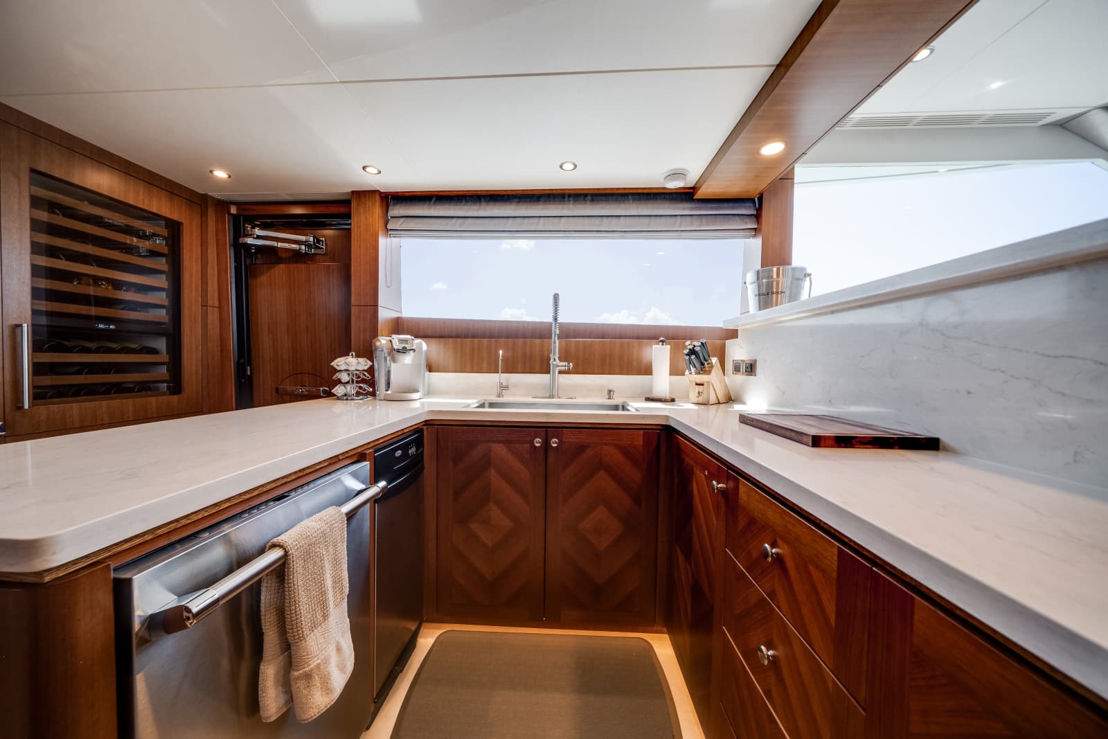 2018 Ocean Alexander 100 MY - Photo 49