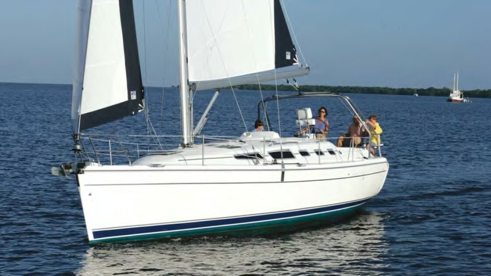 2005 Hunter 38 - Photo 1