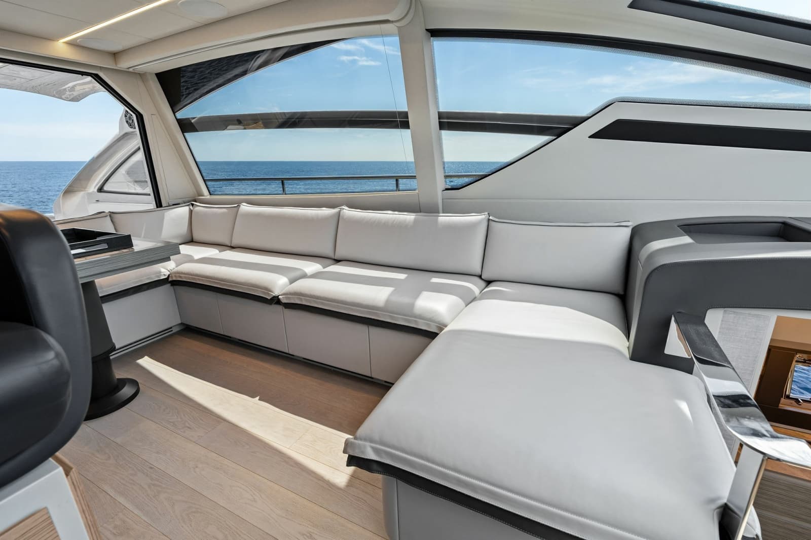 2023 Pershing 6X - Photo 32