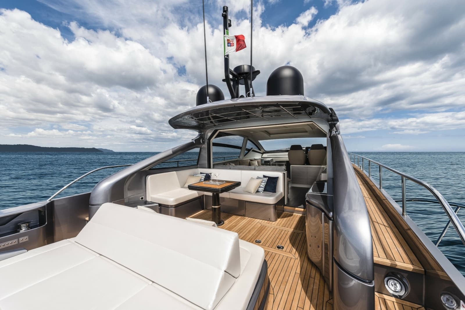 2023 Pershing 6X - Photo 11