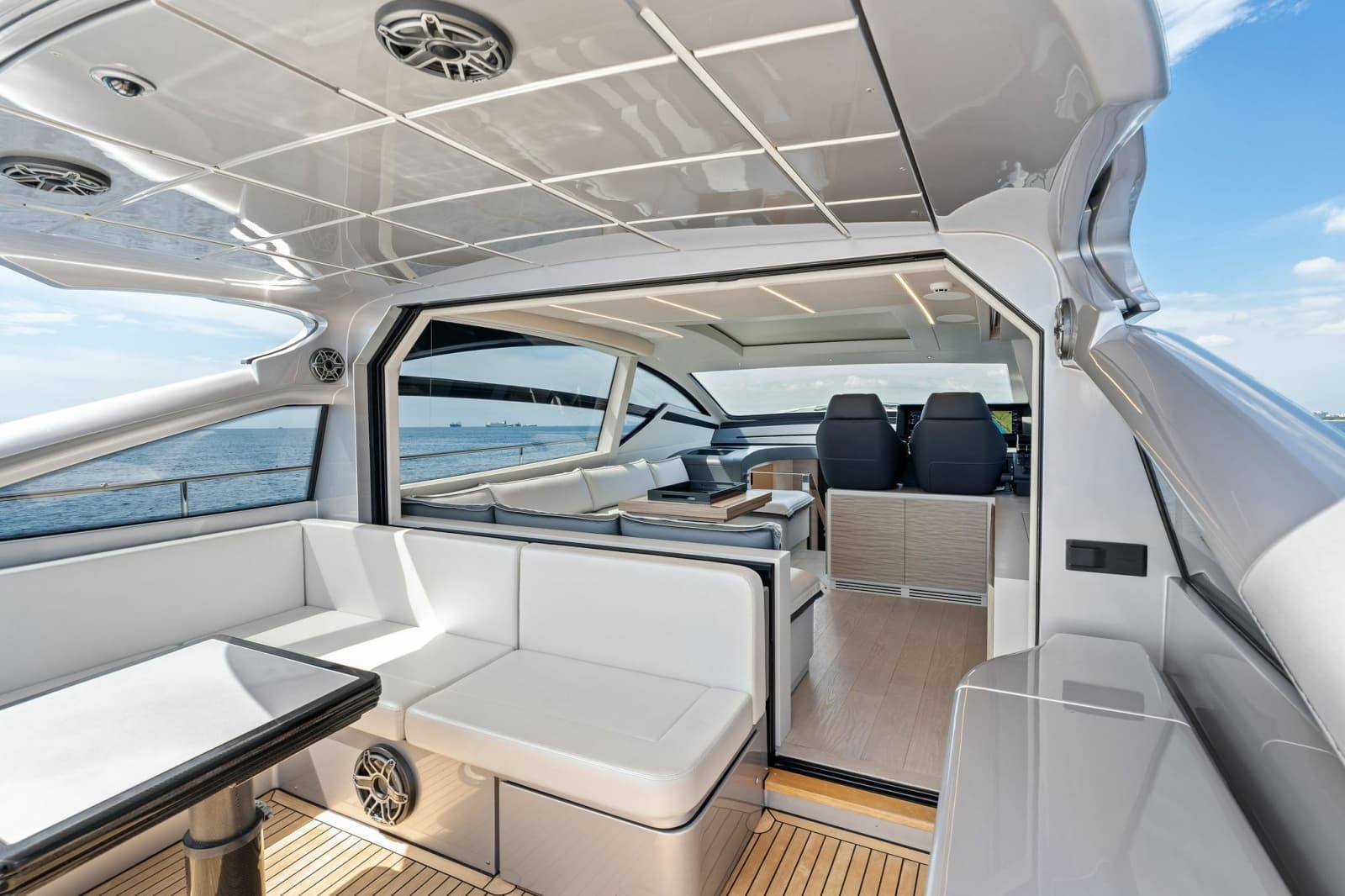 2023 Pershing 6X - Photo 15