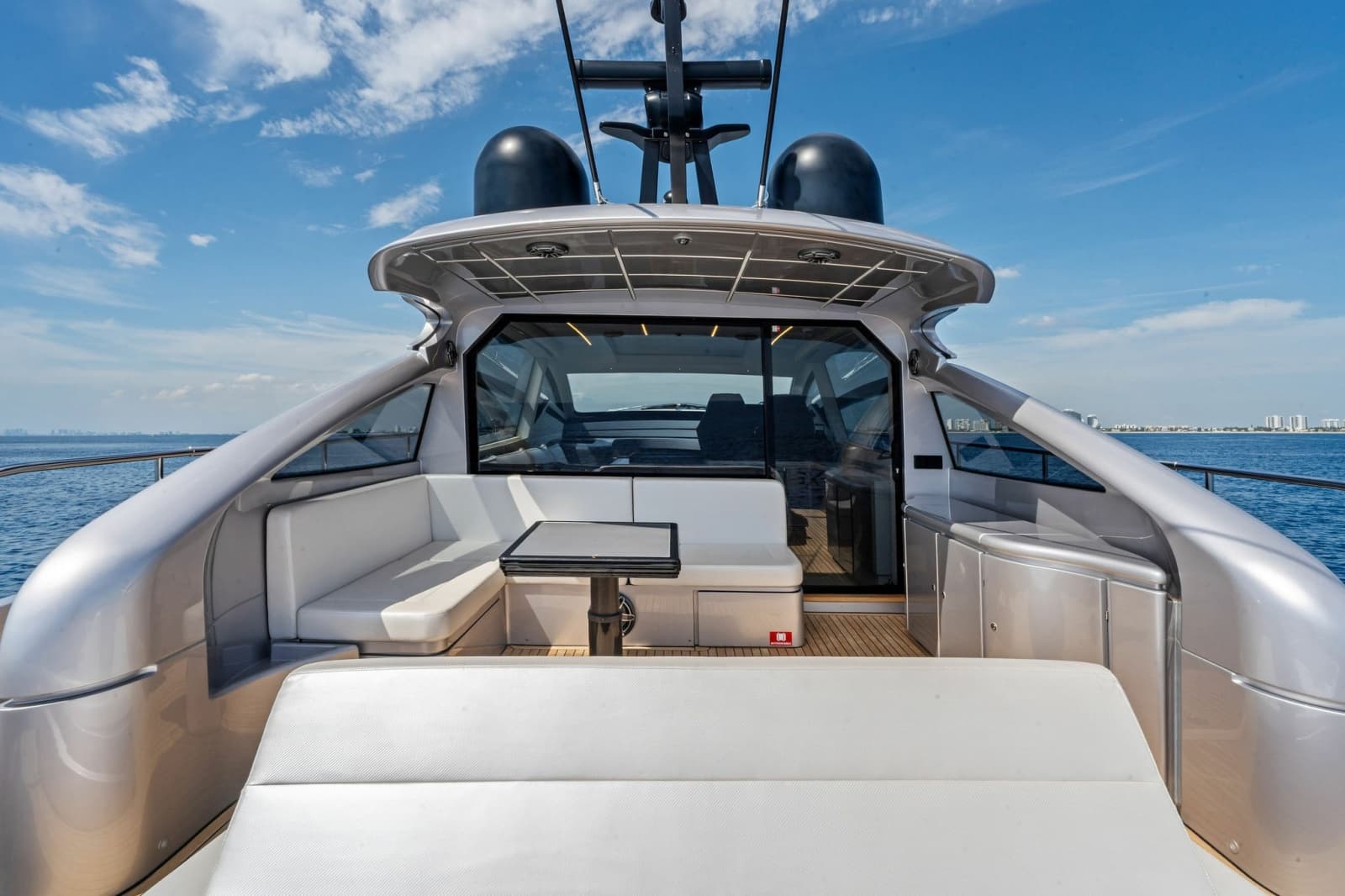 2023 Pershing 6X - Photo 14