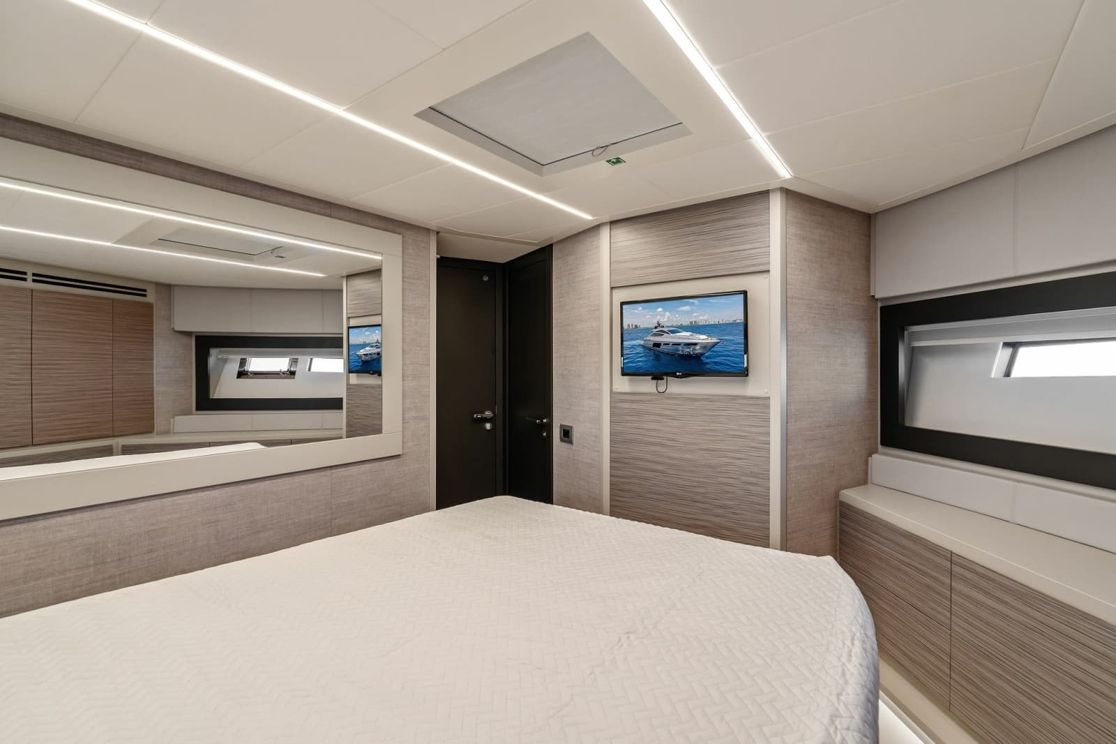 2023 Pershing 6X - Photo 47