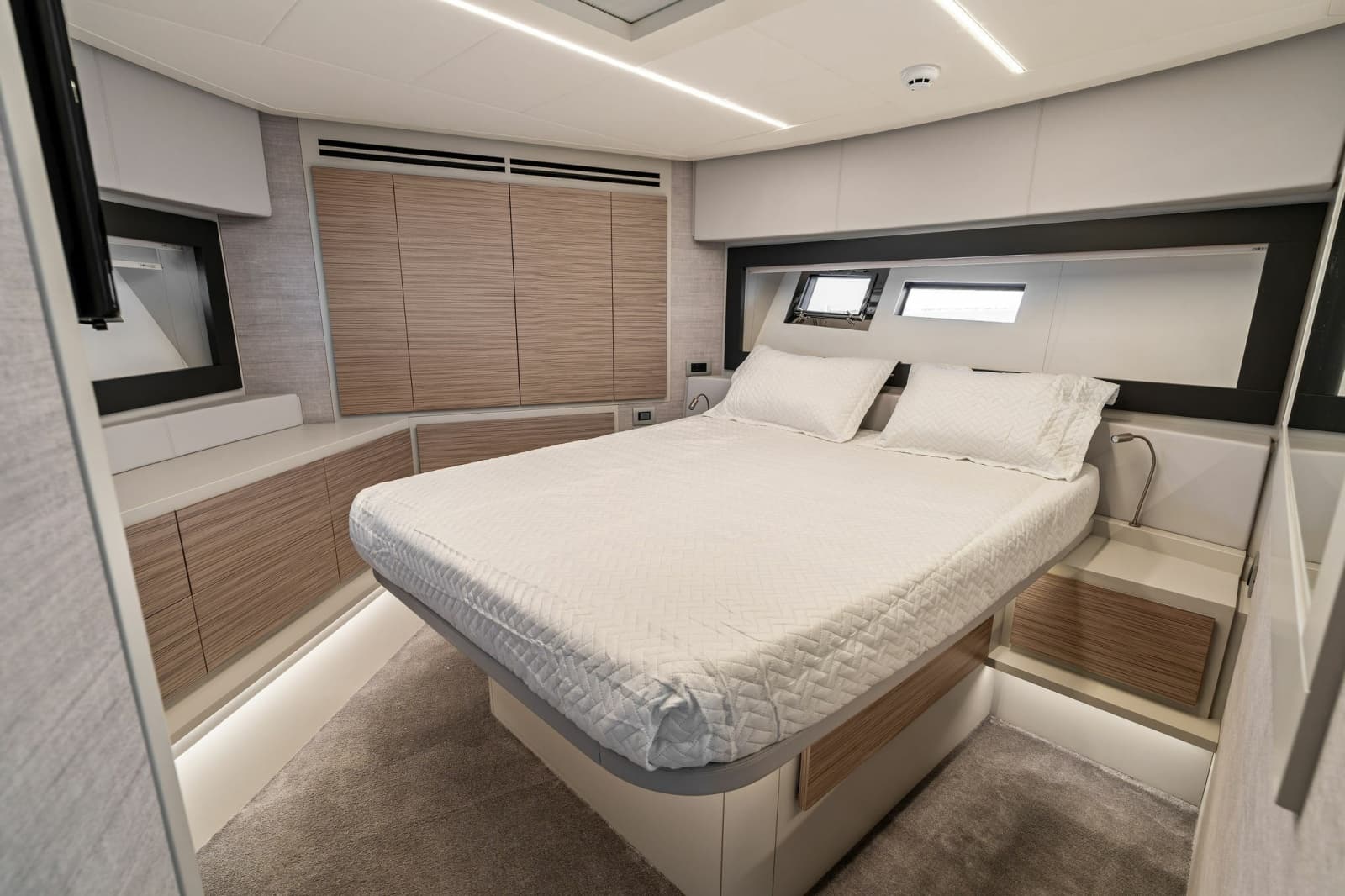 2023 Pershing 6X - Photo 49