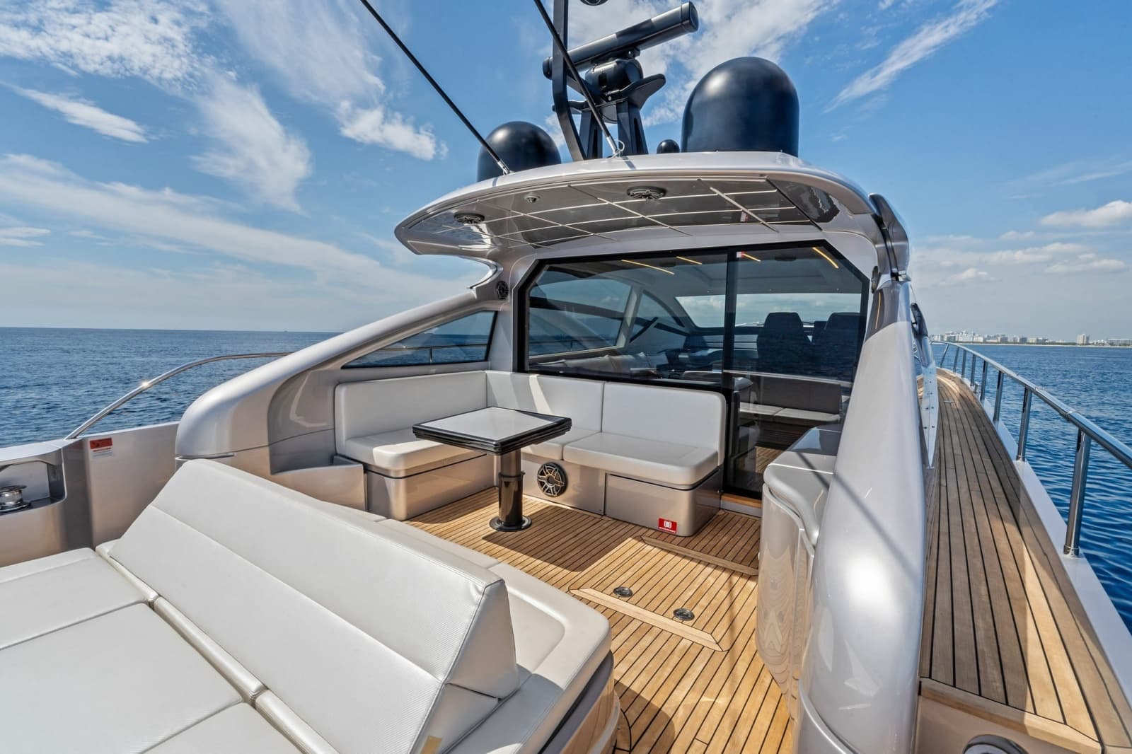 2023 Pershing 6X - Photo 17
