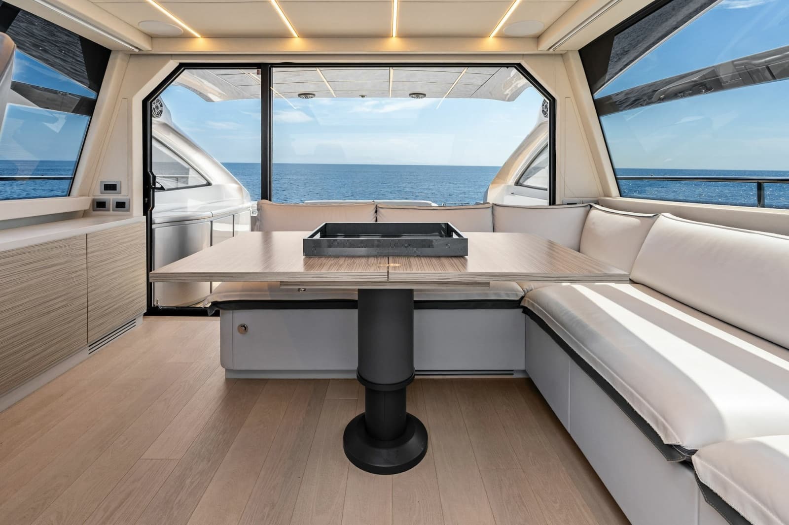 2023 Pershing 6X - Photo 30