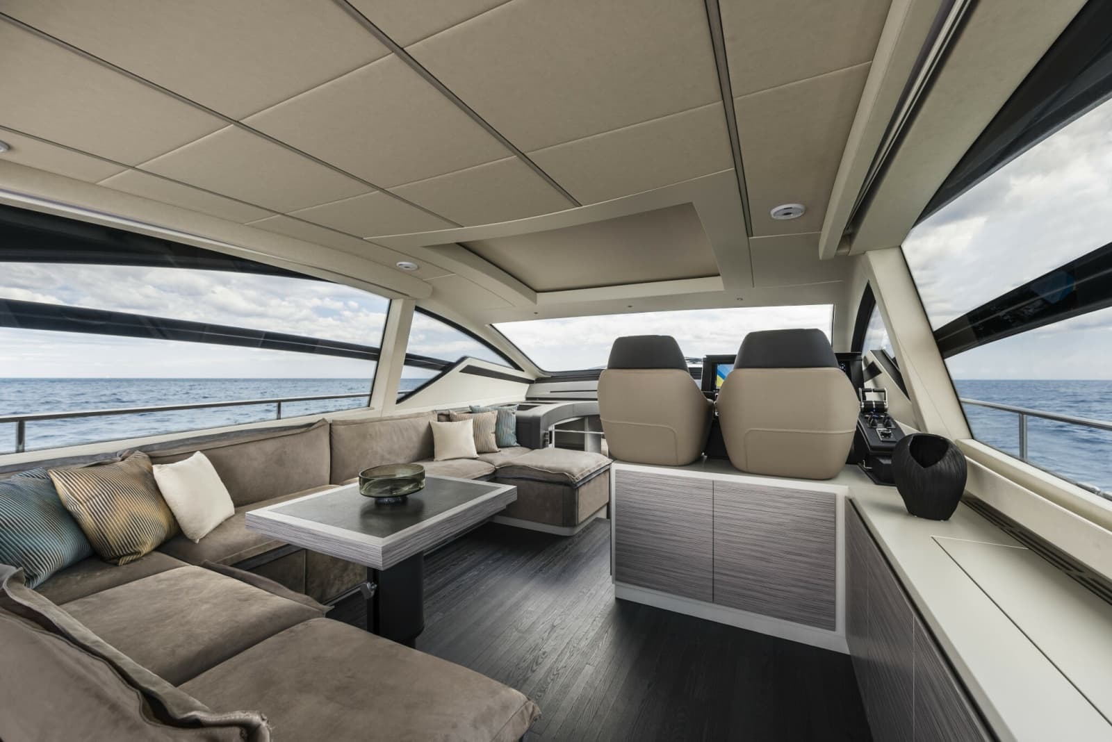 2023 Pershing 6X - Photo 13